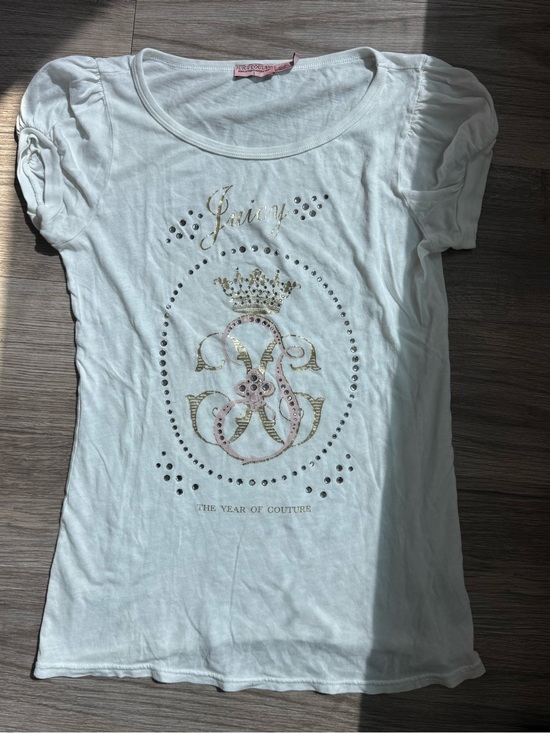 Juicy Couture Tops - Juicy Couture White Top with Pink Logo Tag